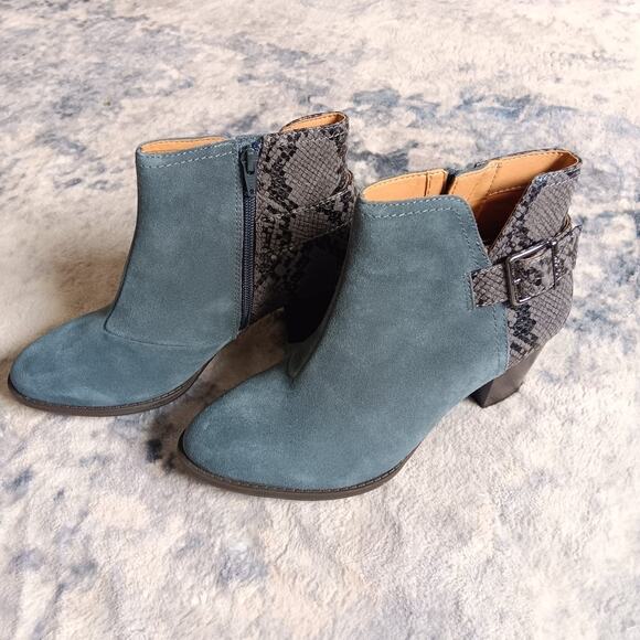 Vionic Naomi Gray Suede Ankle Snake Print Heeled Boots Zip Womens 7 Wide NWB - Picture 1 of 9